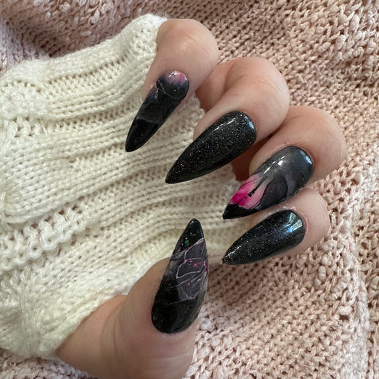Bell’s Black n Pink Nails
