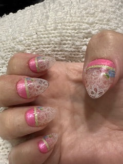 Roses & Lace